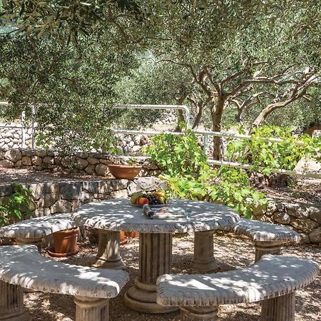Cozy Apartment In Makarska With Kitchen Экстерьер фото