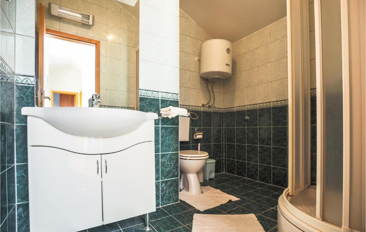 Cozy Apartment In Makarska With Kitchen Экстерьер фото
