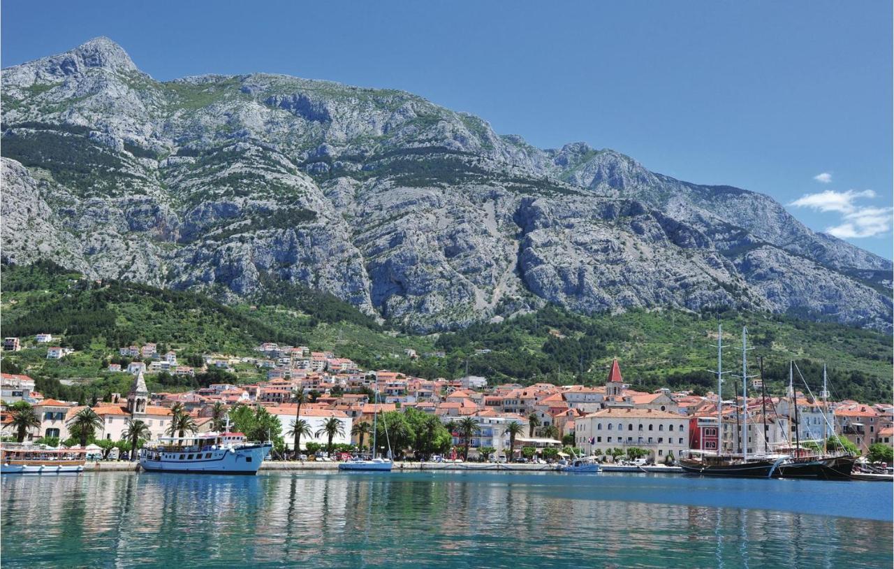 Cozy Apartment In Makarska With Kitchen Экстерьер фото